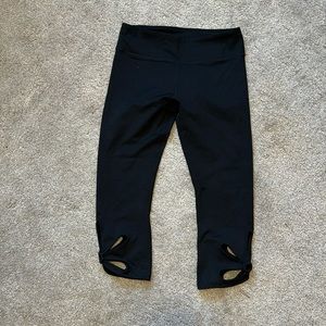 Fabletics brand capri workout leggings, size medium